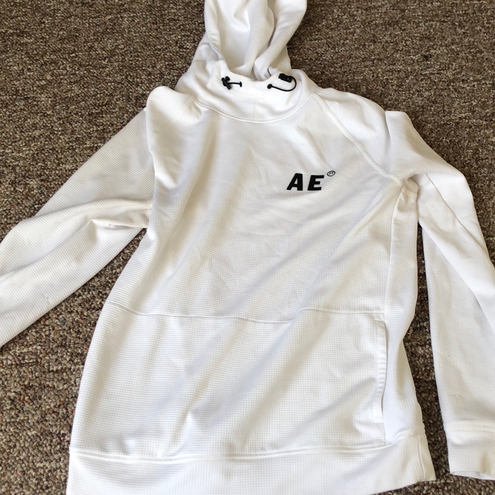 White American Eagle hoodie